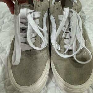 VANS SUEDE GRAY SHOES